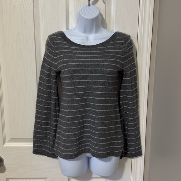 VINCE Cashmere Sweater - Picture 2 of 8